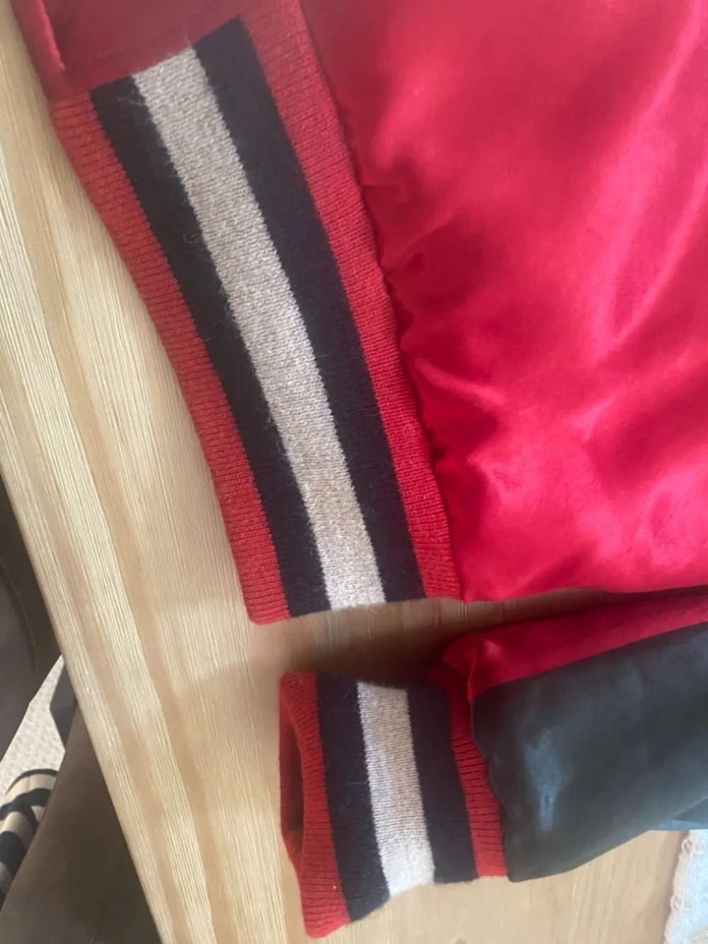 Never worn with tags dead stick Gucci 2 in one reversible jacket